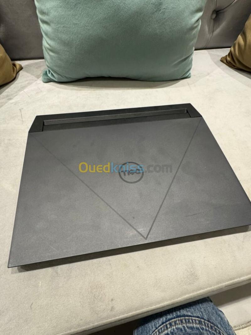 Dell G15 5530 3