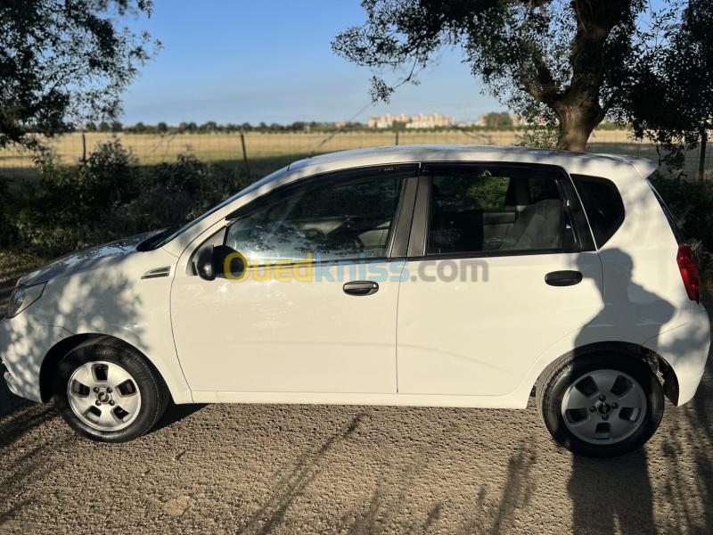 Chevrolet Aveo 4 portes 2013 Elegance Plus 6