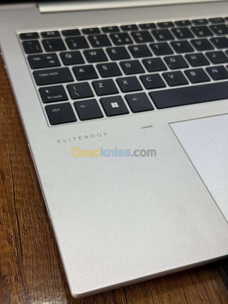 HP PROBOOK 865 G11 AMD Ryzen 7 8840U 16 Go DDR4 512GB SSD 6