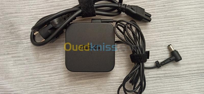 VEND DEUX CHARGEUR SURFACE PRO + ASUS 5