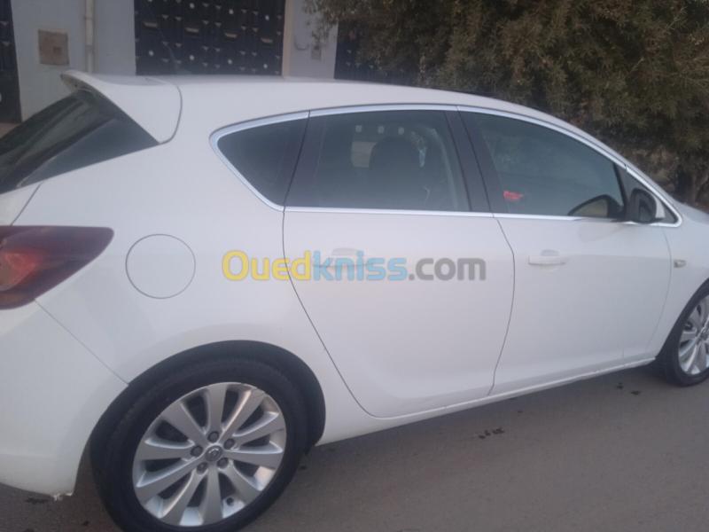 Opel Astra 2011 Astra 6