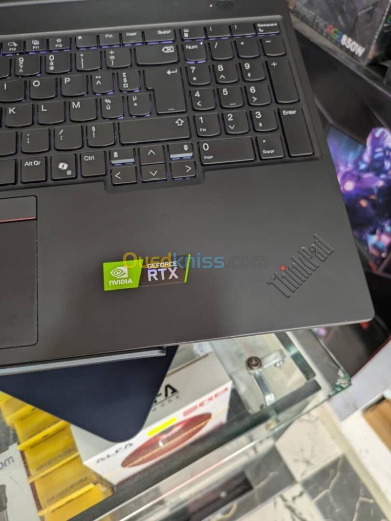 STATION DE TRAVAIL LENOVO THINKPAD P16V GEN3 ULTRA 7-155H 16GB/512GB/RTX 500 4GB 4