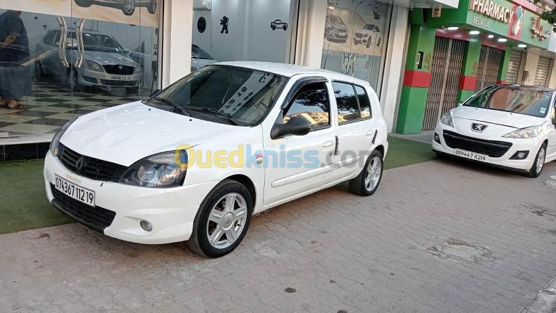 Renault Clio Campus 2012 Bye bye 8