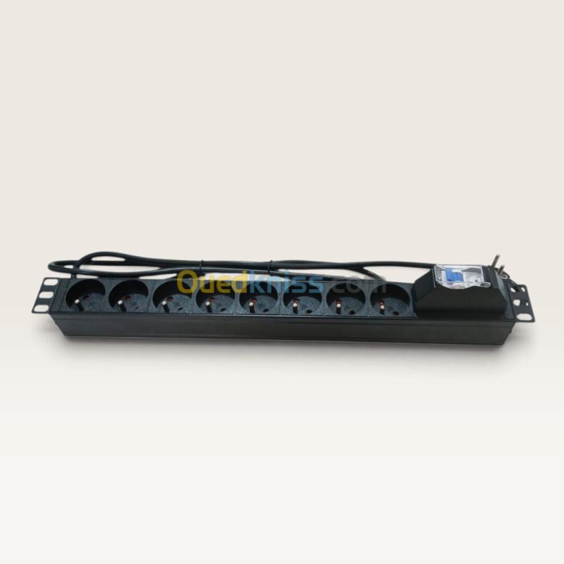 BANDEAU D'ALIMENTATION HORIZONTAL 8 PRISES FRANÇAIS + DSJ IEC60309 16A  Réseau PDU 2