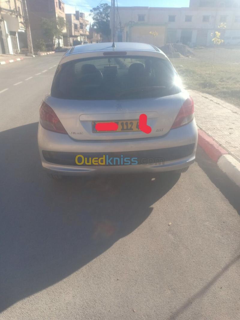 Peugeot 207 2012 Fennec