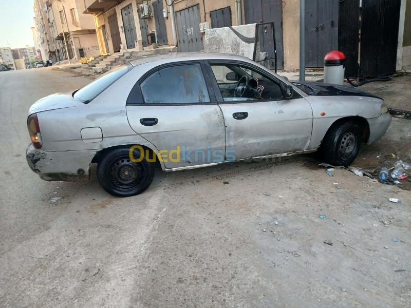 Daewoo Nubira 1998 Nubira 4
